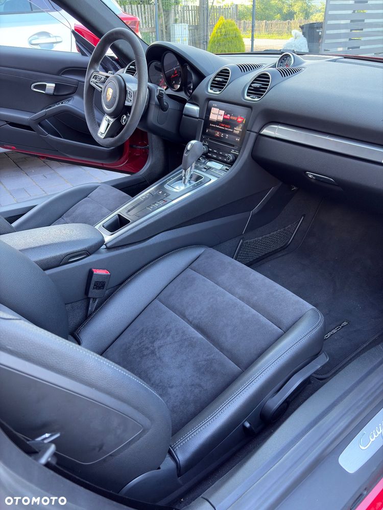 Porsche 718 Cayman - 13