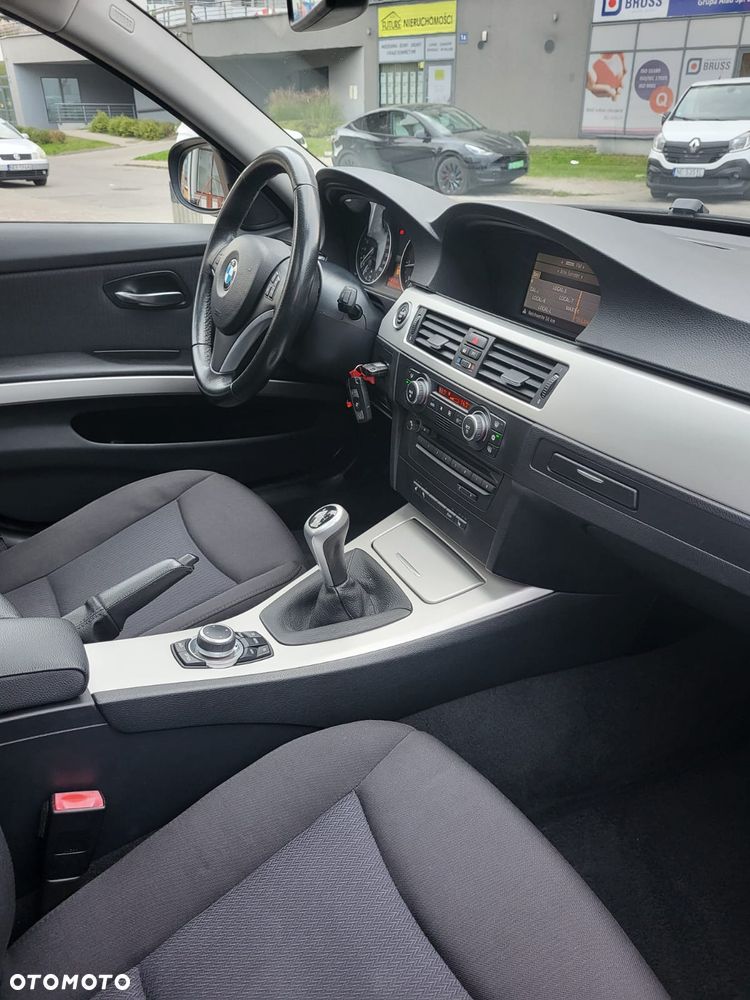 BMW Seria 3 318i Edition Sport - 32