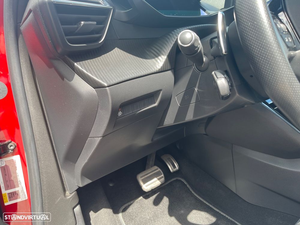 Peugeot 2008 1.2 PureTech GT Pack EAT8 - 4