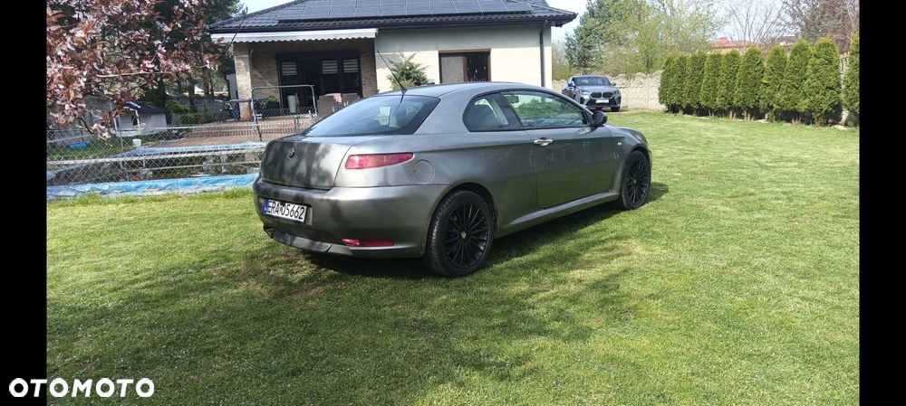 Alfa Romeo GT - 5