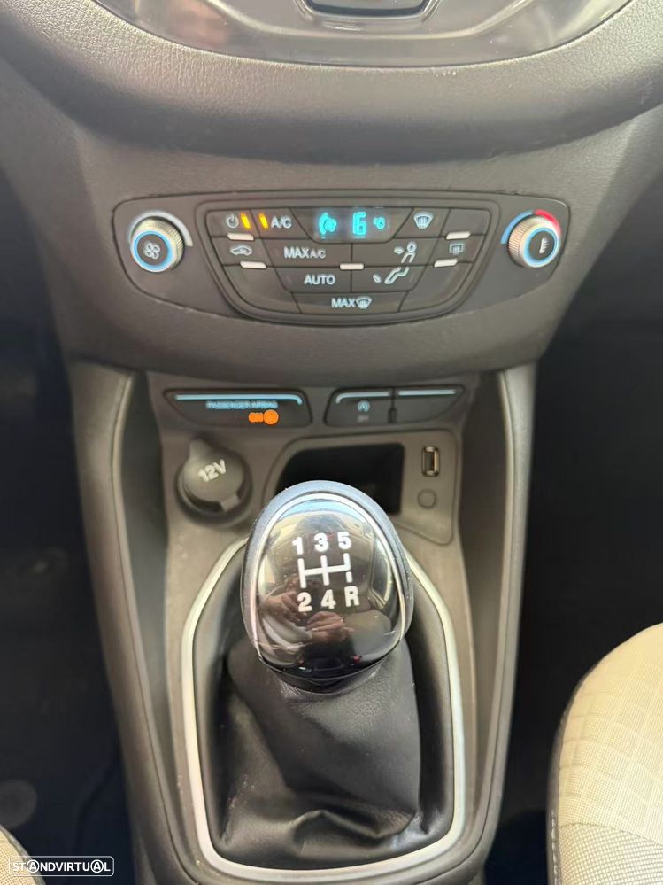 Ford Tourneo Courier 1.5 TDCi Titanium - 15