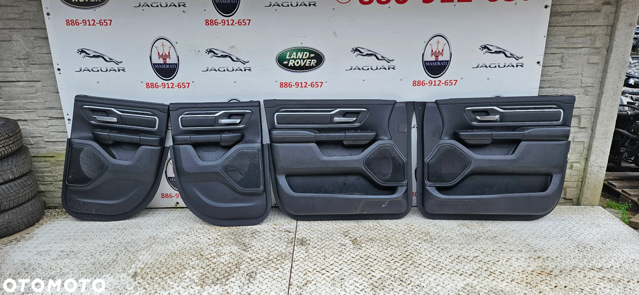 RAM 1500 V 5 2019- Big Horn KRÓTKI QUAD CAB 1,5 Komplet foteli Fotele tapicerka Kanapa Środek Boczki wykładzina Słupek próg listwa CZARNE WNĘTRZE WELUR - 30