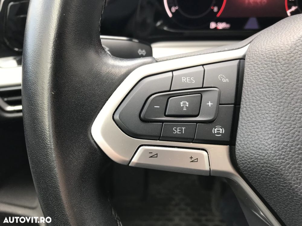Volkswagen Golf 1.5 TSI ACT Life - 19