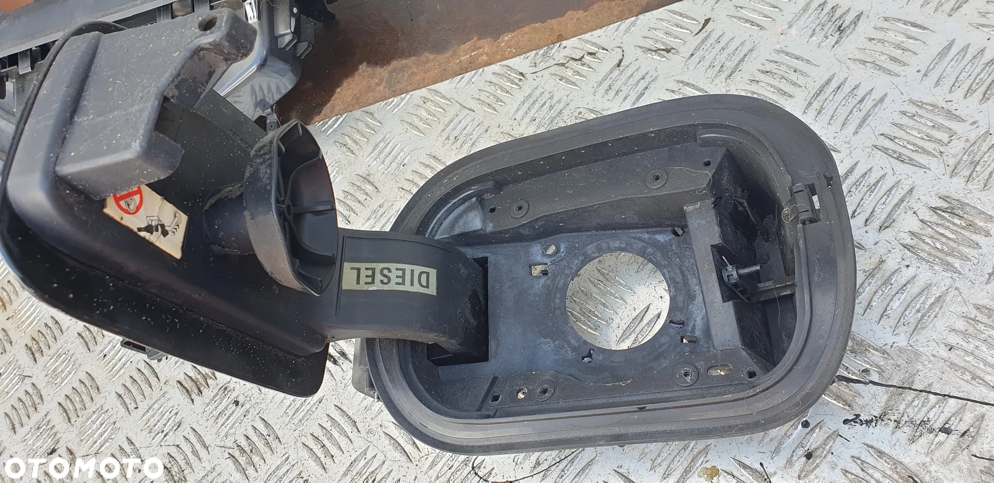 renault laguna iii kombi klapka wlewu paliwa zw55 - 4