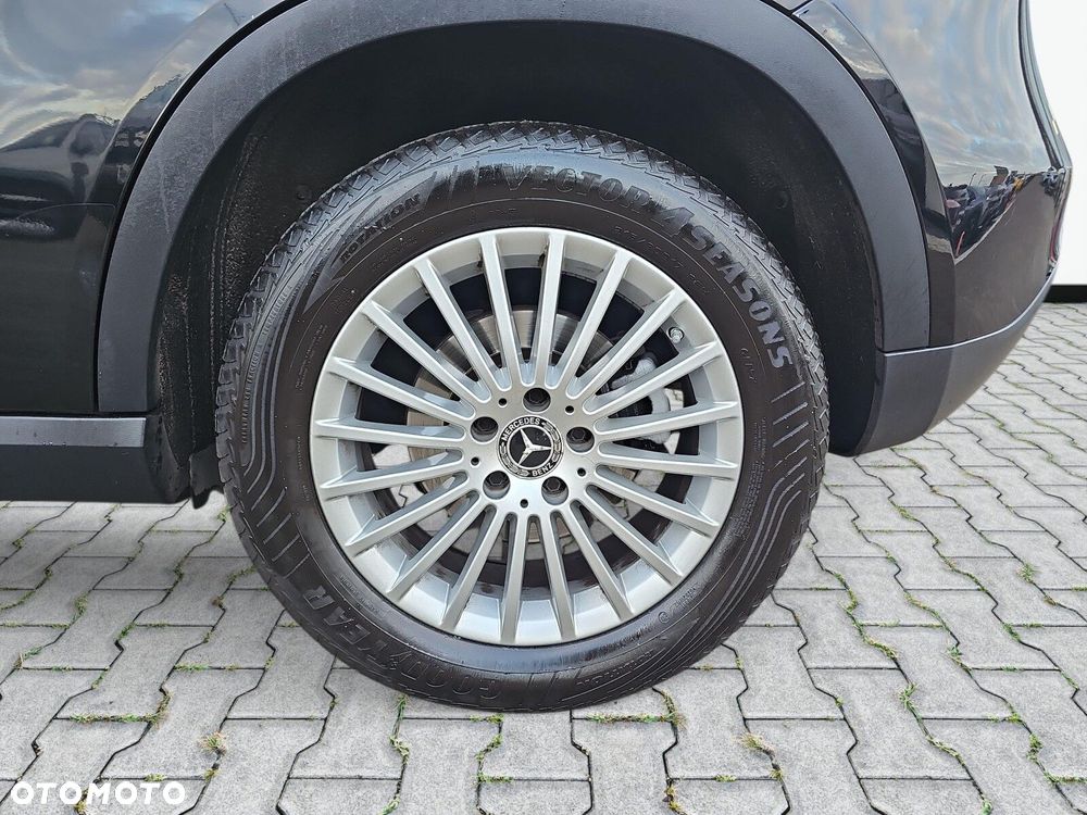 Mercedes-Benz GLA - 9