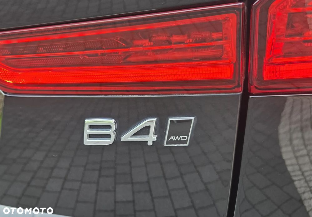 Volvo XC 60 B4 D AWD Ultimate Bright - 20
