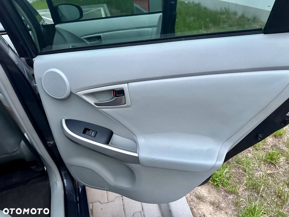 Toyota Prius 1.8 HSD Premium - 23
