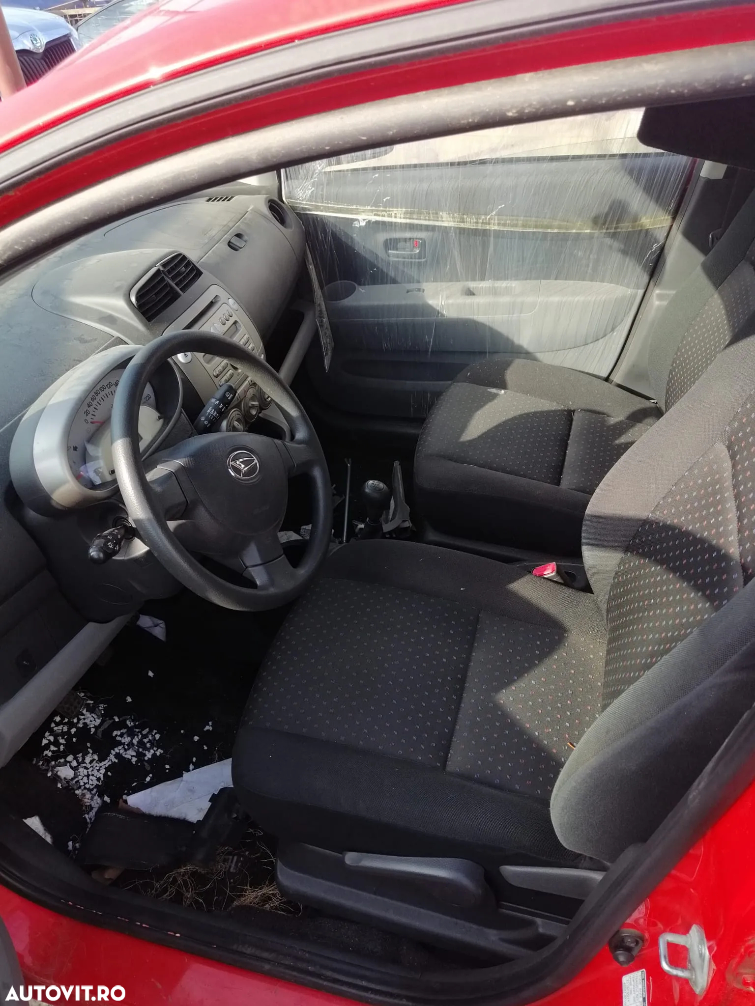 Dezmembrez Daihatsu Sirion - 10