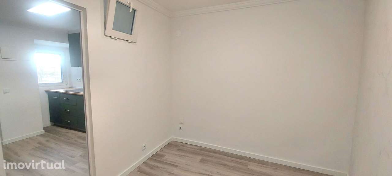 ALCÂNTARA / ESTRELA - Moradia T1 A ESTREAR! - Grande imagem: 4/12