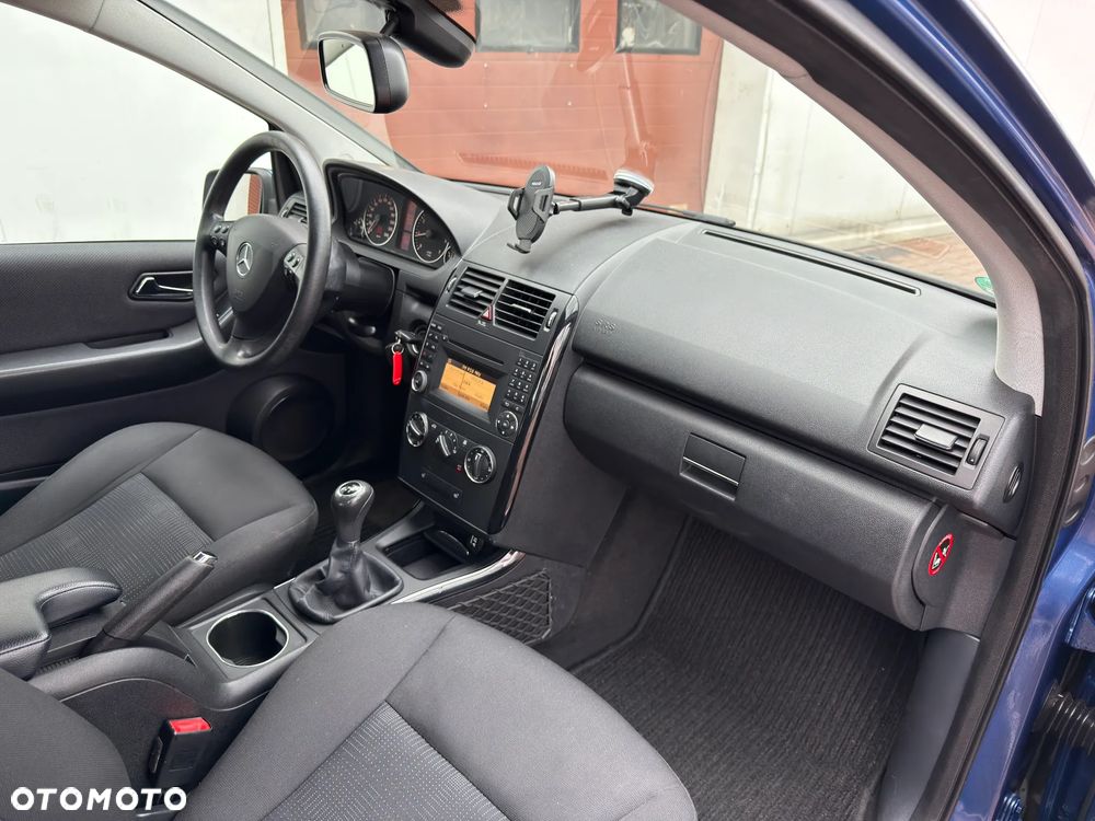Mercedes-Benz Klasa A 170 BlueEFFICIENCY Elegance - 23