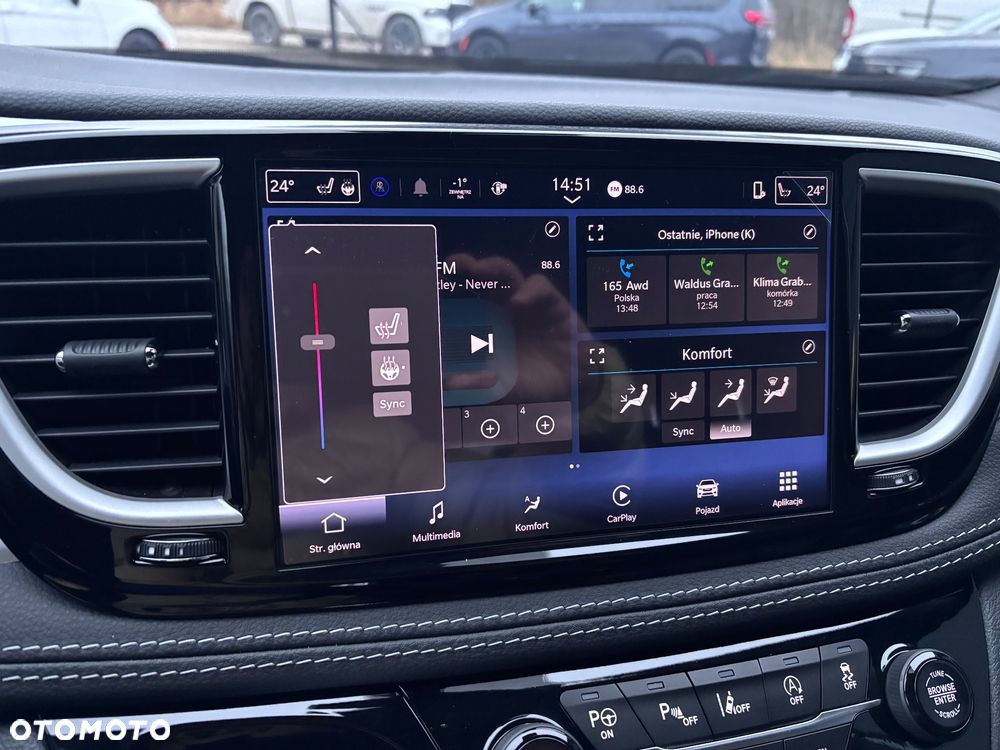 Chrysler Pacifica - 33