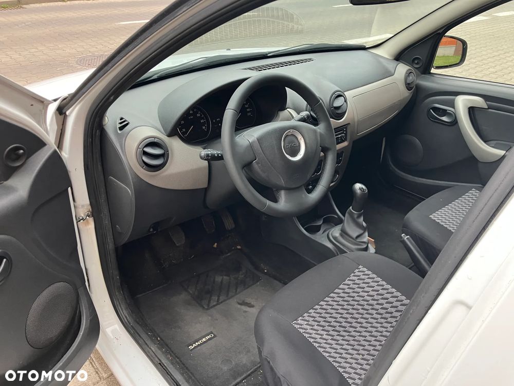 Dacia Sandero 1.2 16V Laureate - 7