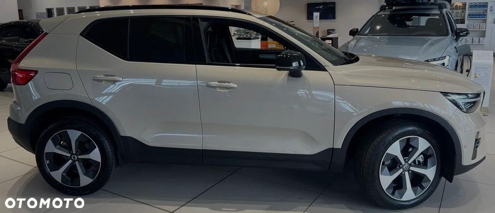 Volvo XC 40 B4 AWD Ultimate Dark - 16