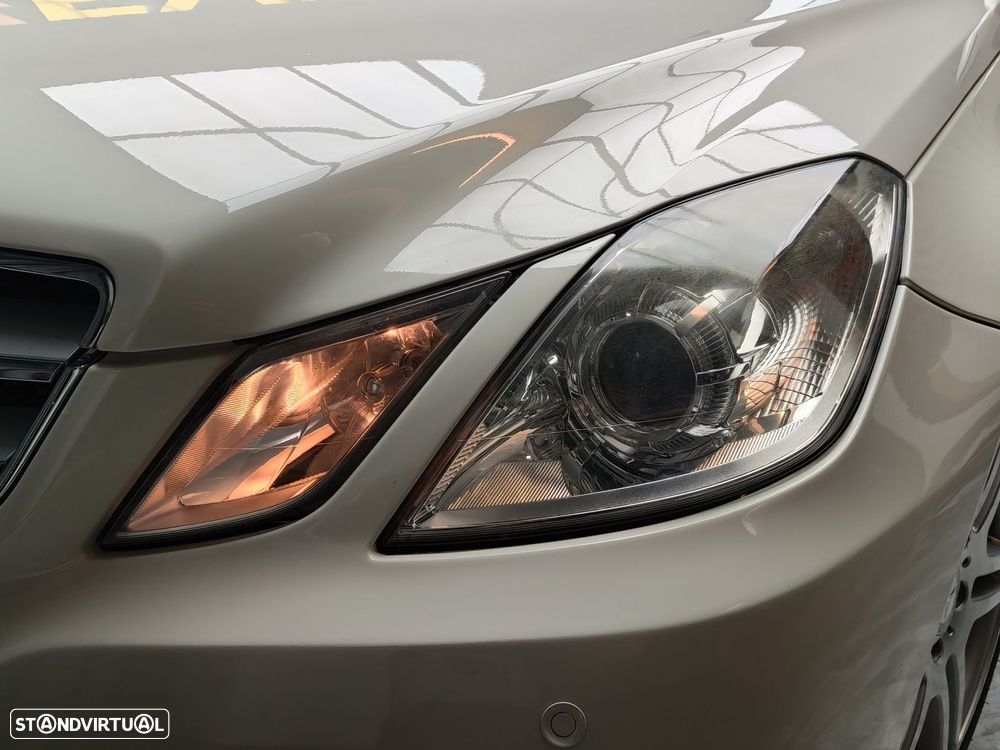 Mercedes-Benz E 250 CGi Classic BlueEfficiency - 22