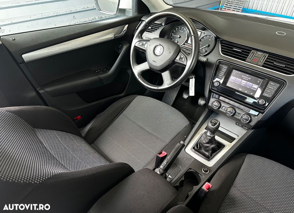 Skoda Octavia 1.6 TDI DPF Ambition - 23