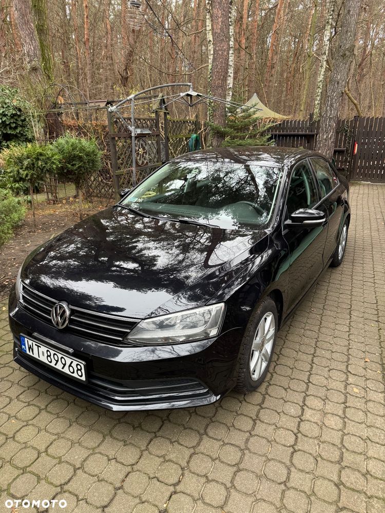 Volkswagen Jetta - 1