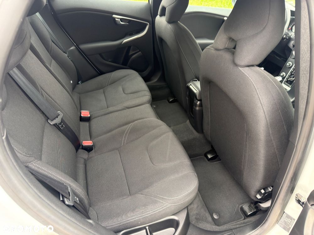 Volvo V40 T3 Drive-E Kinetic - 29