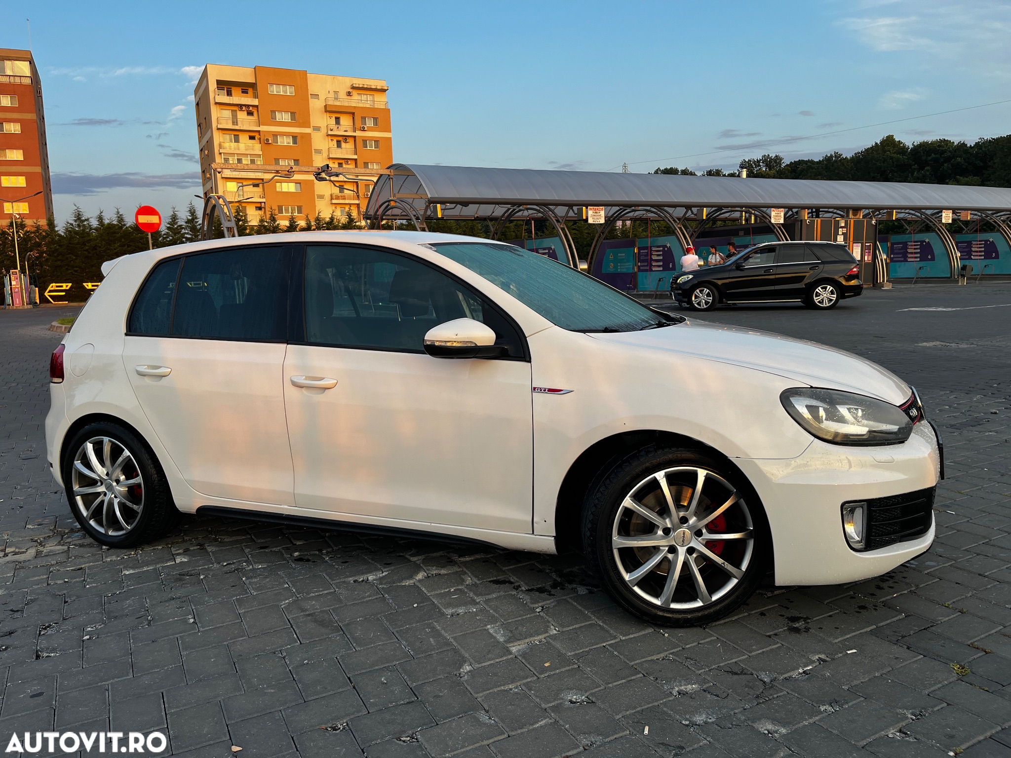 Volkswagen Golf 2.0 GTI DSG - 2