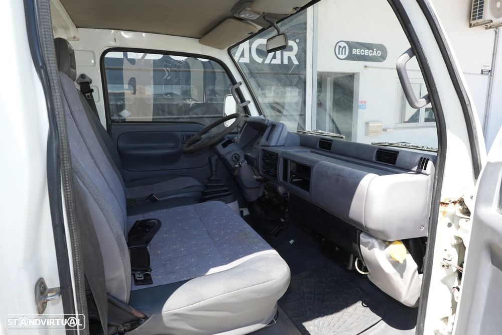 Nissan Cabstar 3.0TD 120cv E120 6Lugares - 8