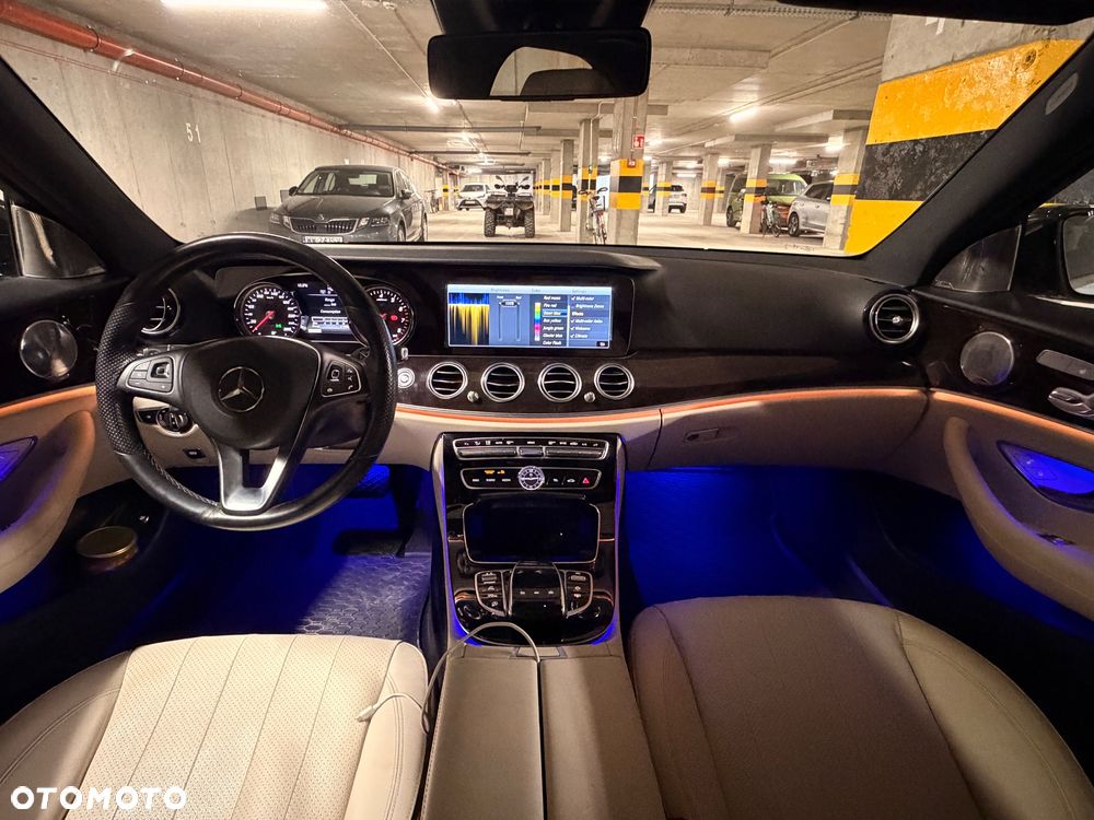 Mercedes-Benz Klasa E 300 9G-TRONIC AMG Line - 40