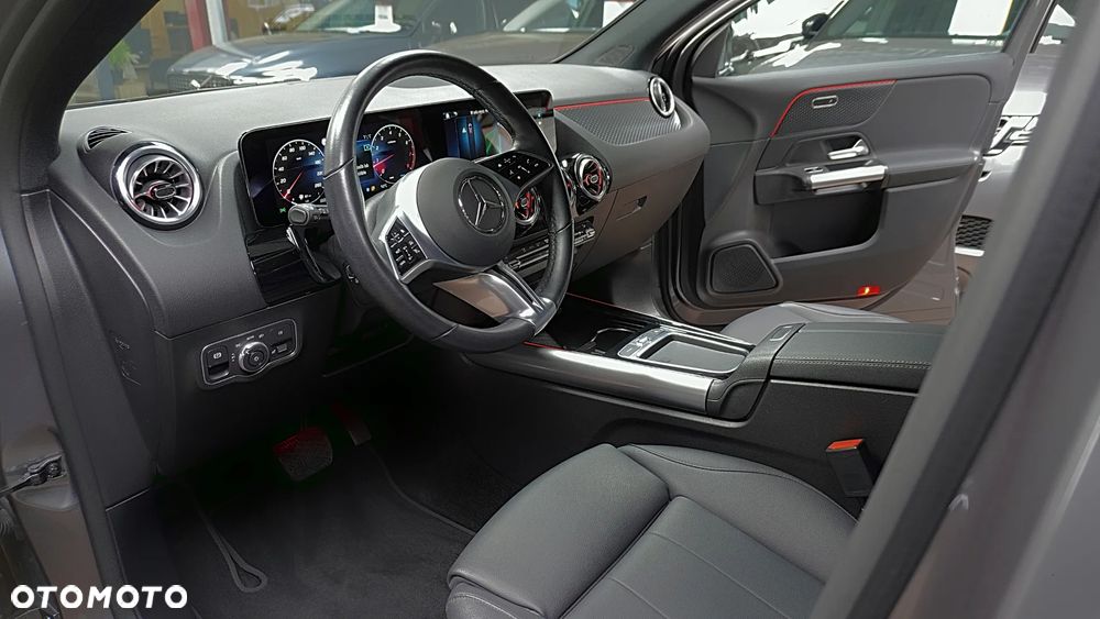 Mercedes-Benz GLA 200 - 13