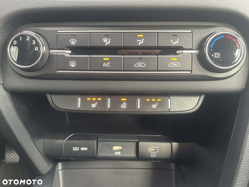 Kia XCeed 1.0 T-GDI L Business Line - 29