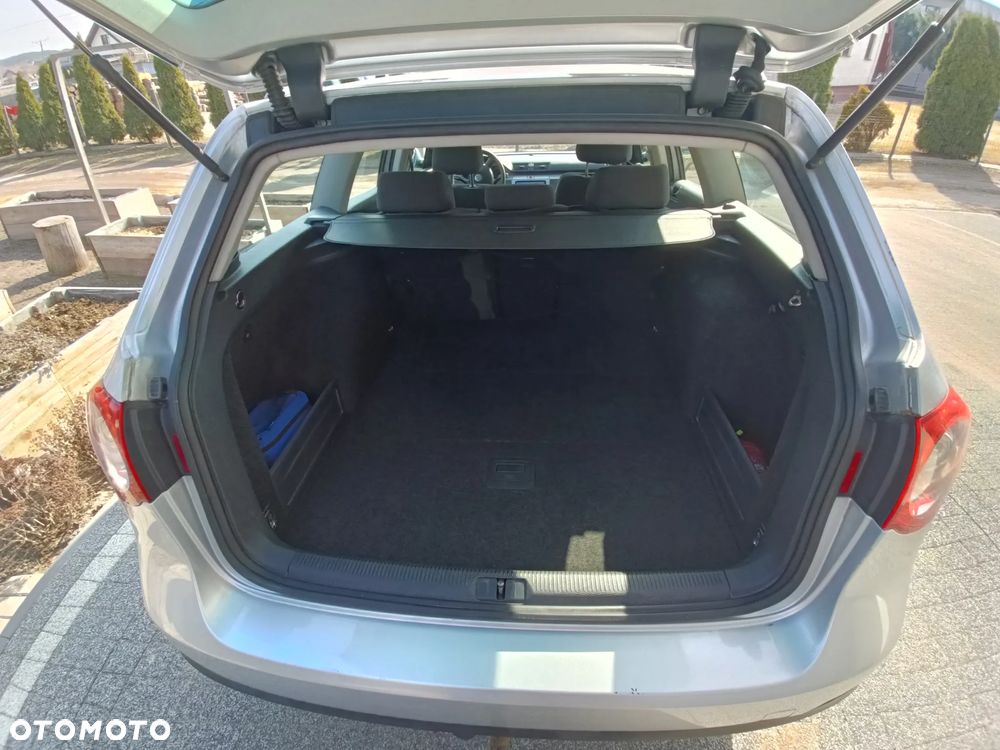 Volkswagen Passat 1.9 TDI Comfortline - 10