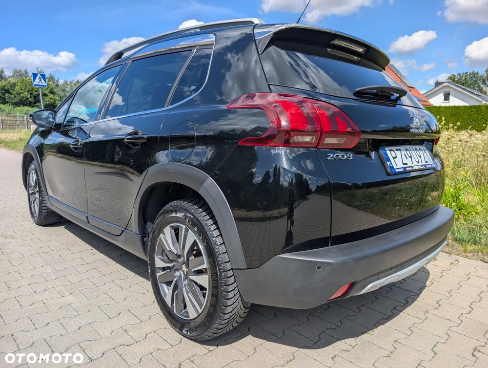 Peugeot 2008 1.2 Pure Tech Allure S&S - 13