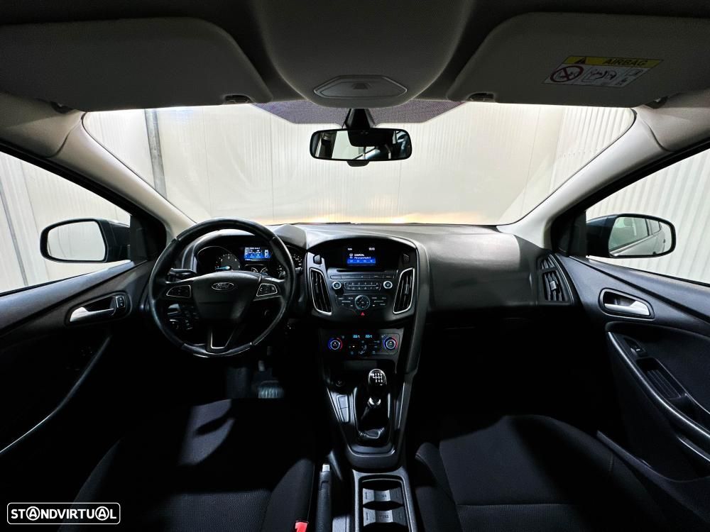 Ford Focus 1.6 TDCi Titanium — fotografia 10