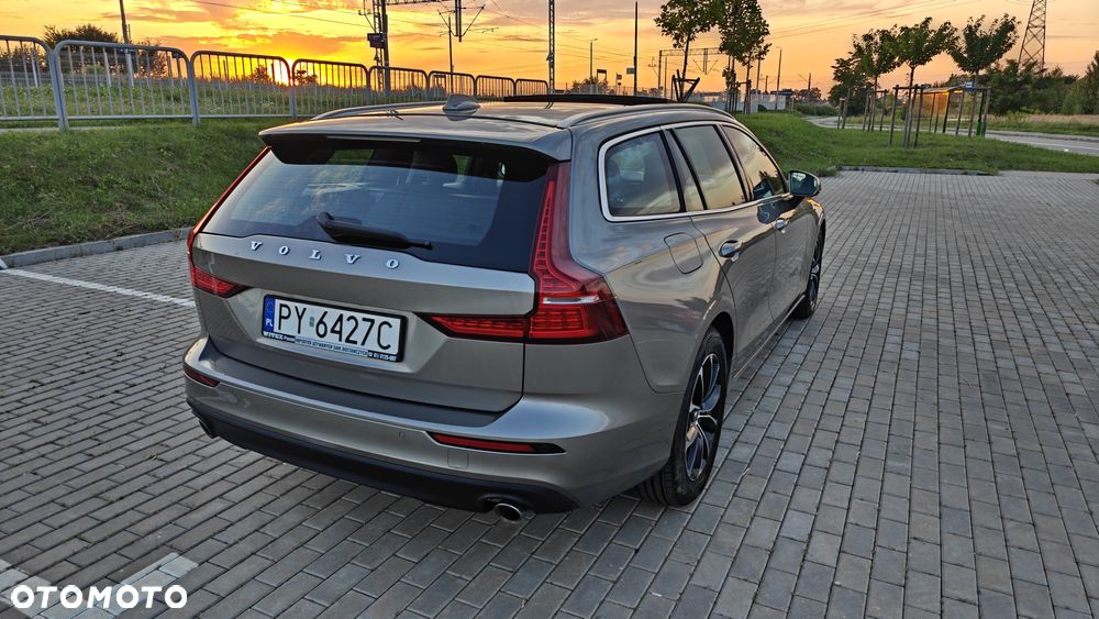 Volvo V60 B3 B DKG Momentum - 7