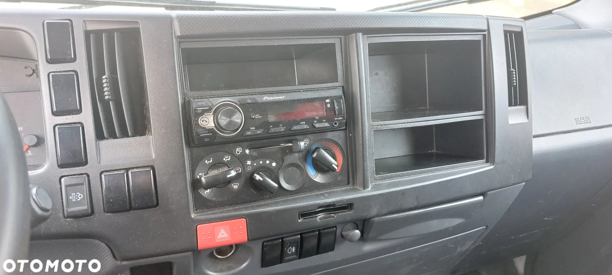 Isuzu M21 TH - 8