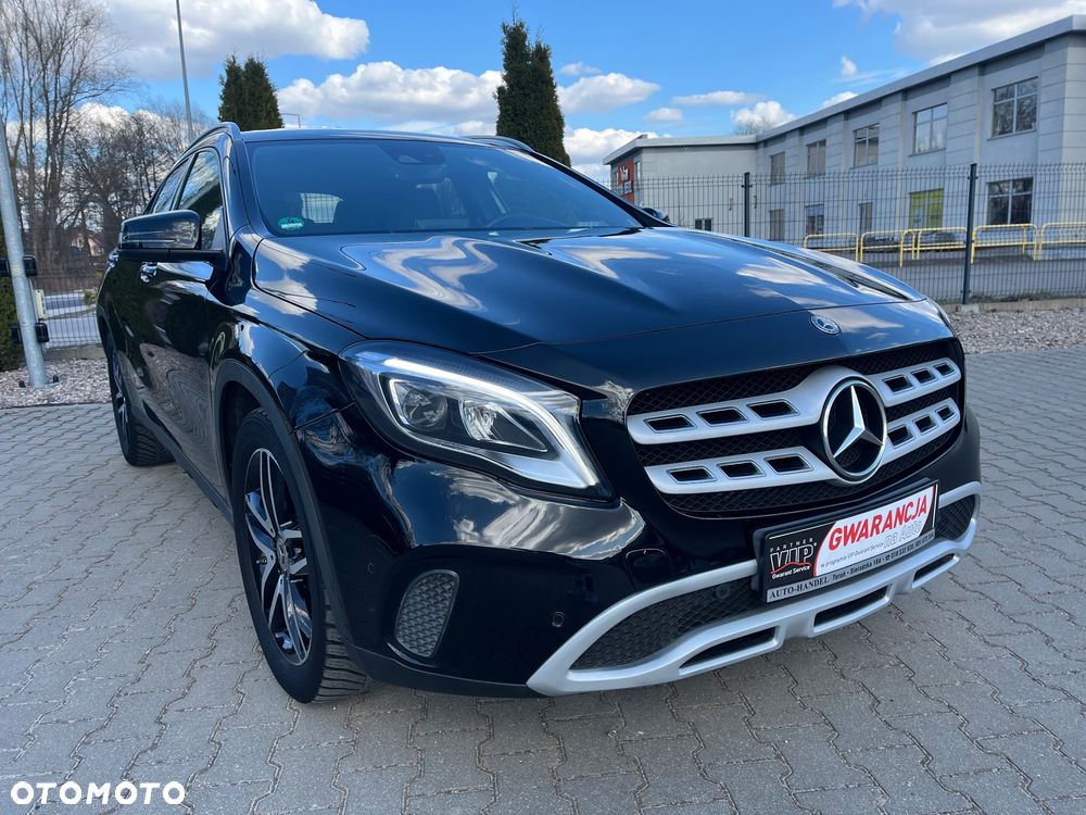Mercedes-Benz GLA 180 UrbanStyle Edition - 2