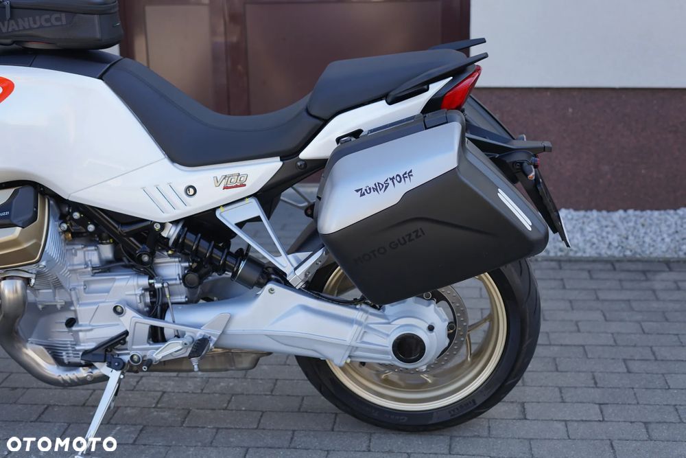 Moto Guzzi V100 Mandello - 22