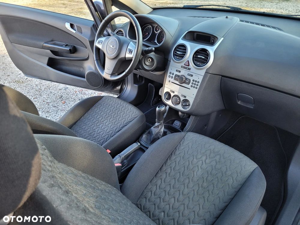 Opel Corsa 1.4 16V Active - 21