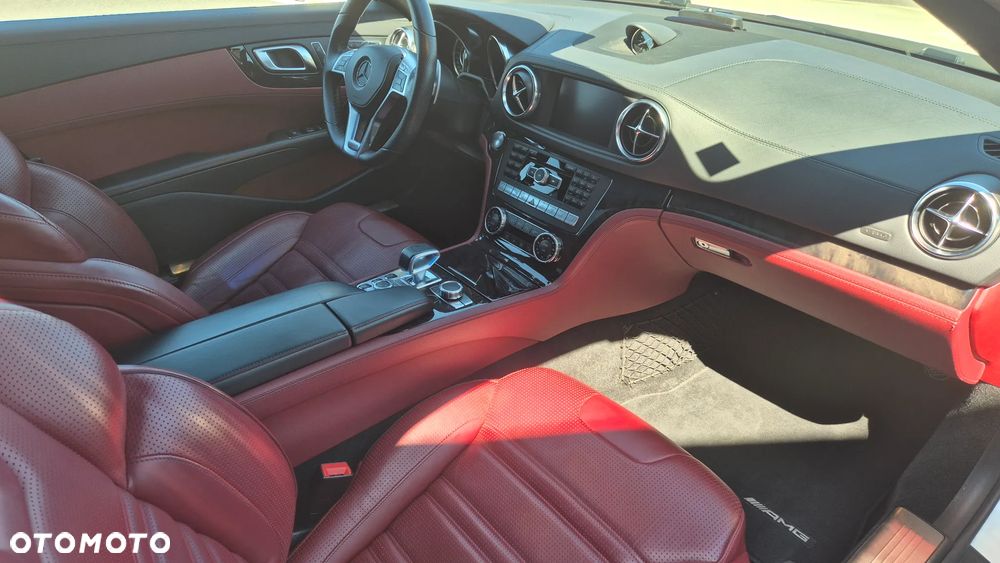 Mercedes-Benz SL 63 AMG - 27