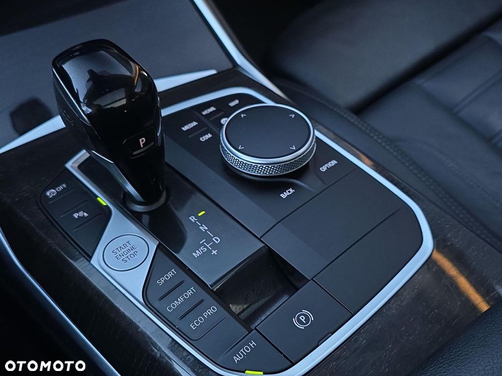 BMW Seria 3 320d - 22