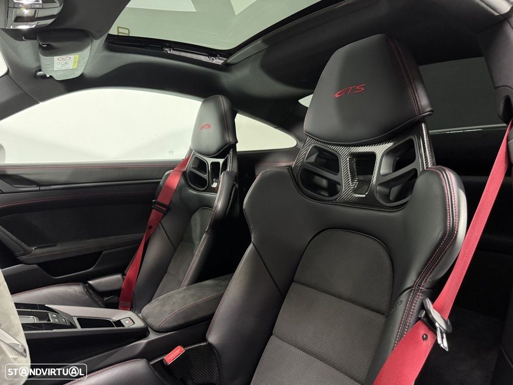 Porsche 911 (992) Carrera 4 GTS PDK - 16