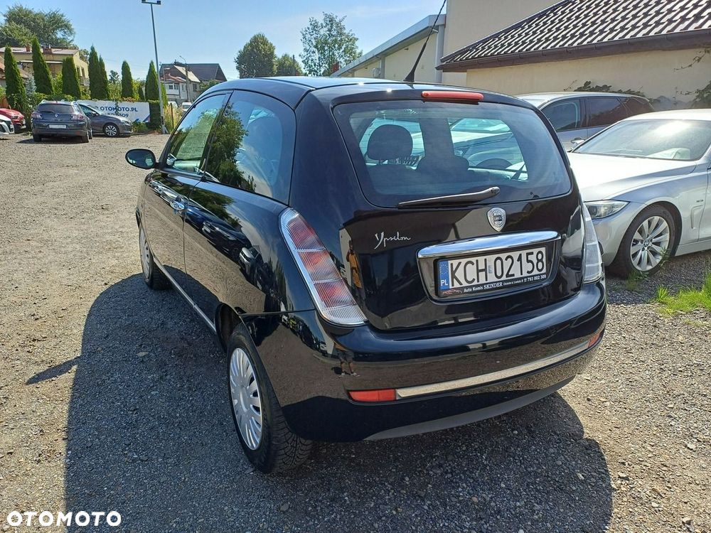 Lancia Ypsilon - 5
