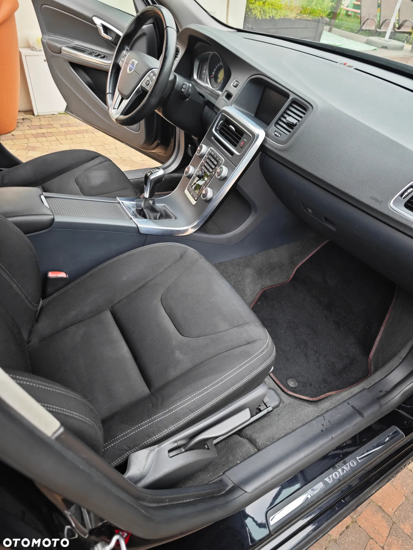 Volvo V60 D4 Drive-E Momentum - 12