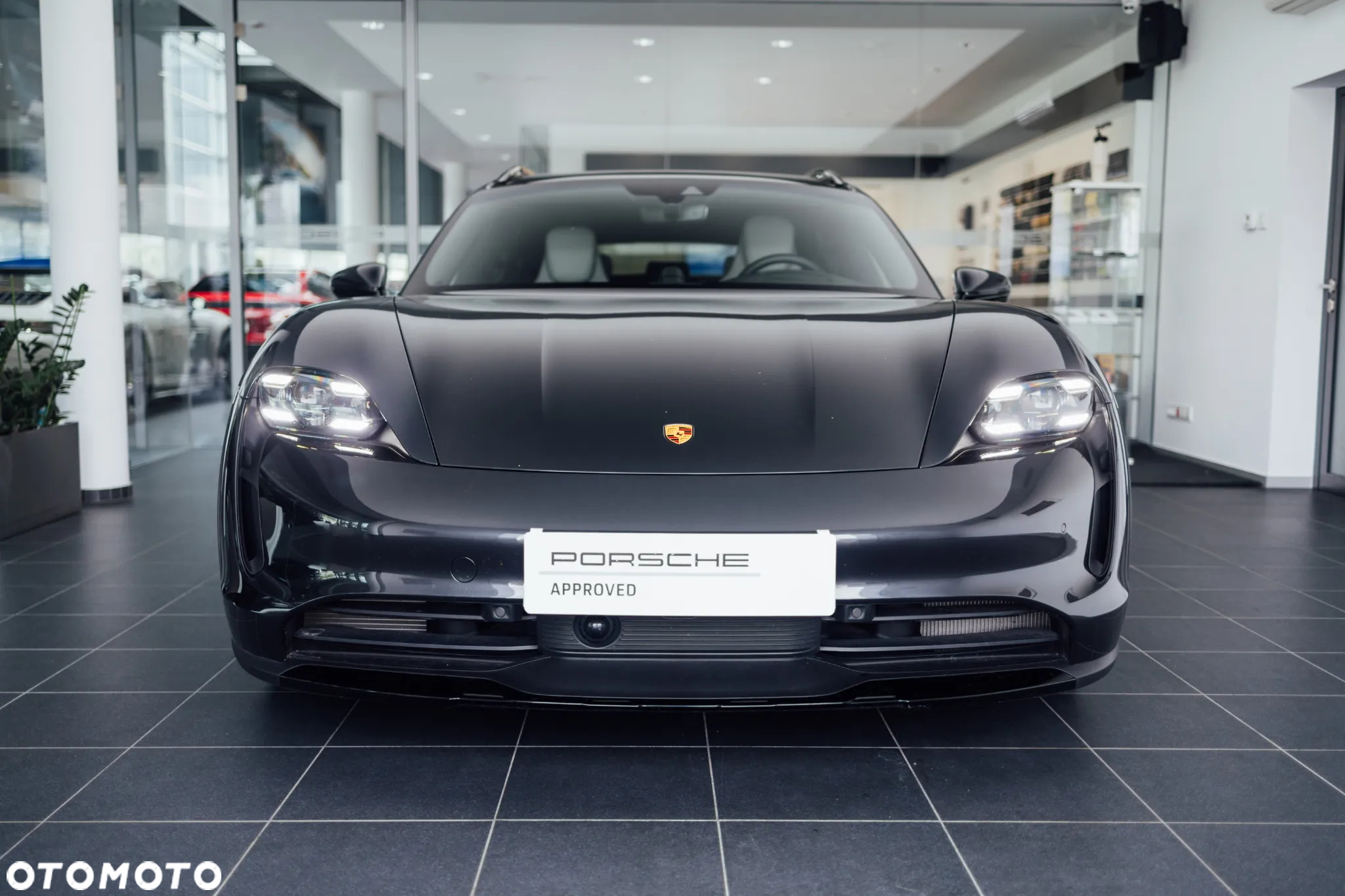 Porsche Taycan 4S Cross Turismo - 6