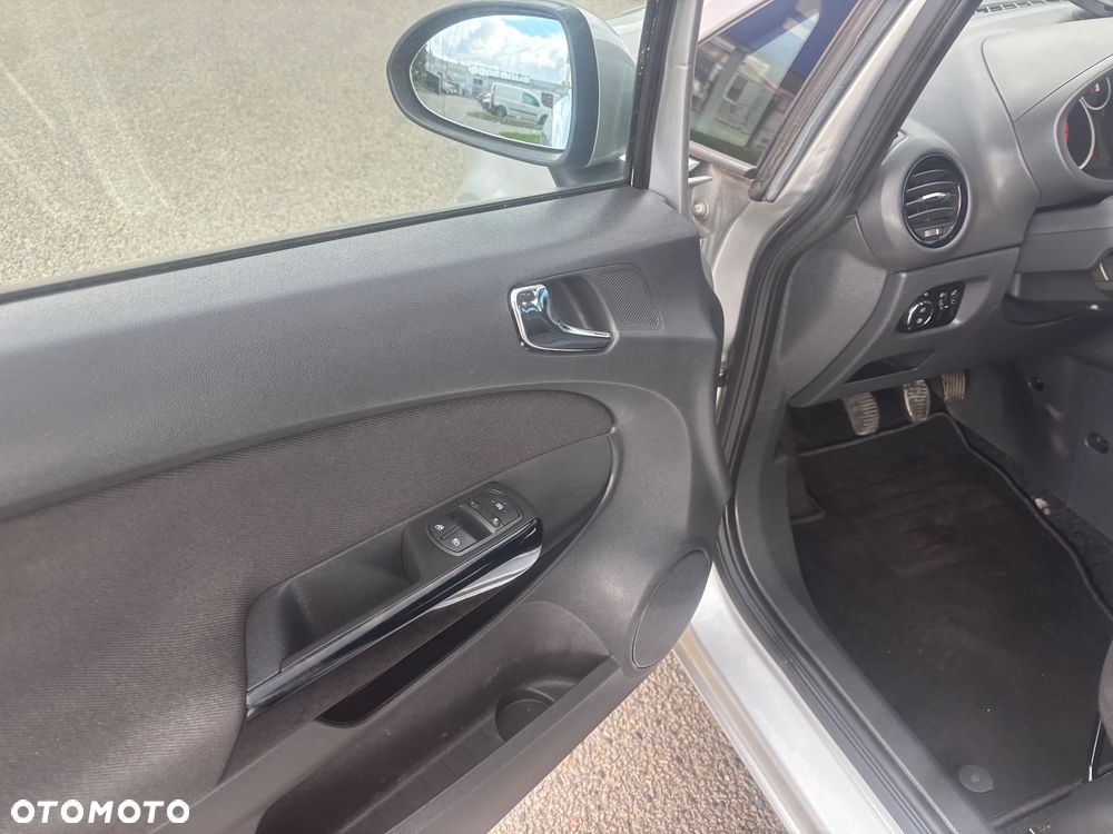 Opel Corsa 1.2 16V Essentia - 15