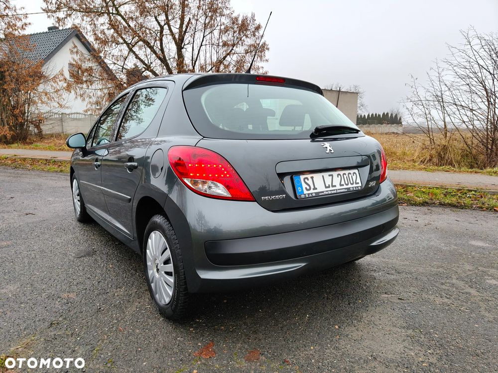 Peugeot 207 - 4