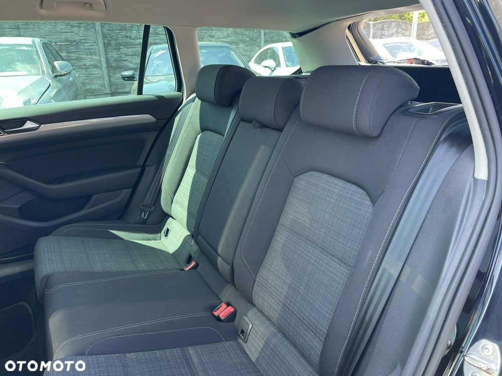 Volkswagen Passat Variant 2.0 TDI SCR DSG Business - 13