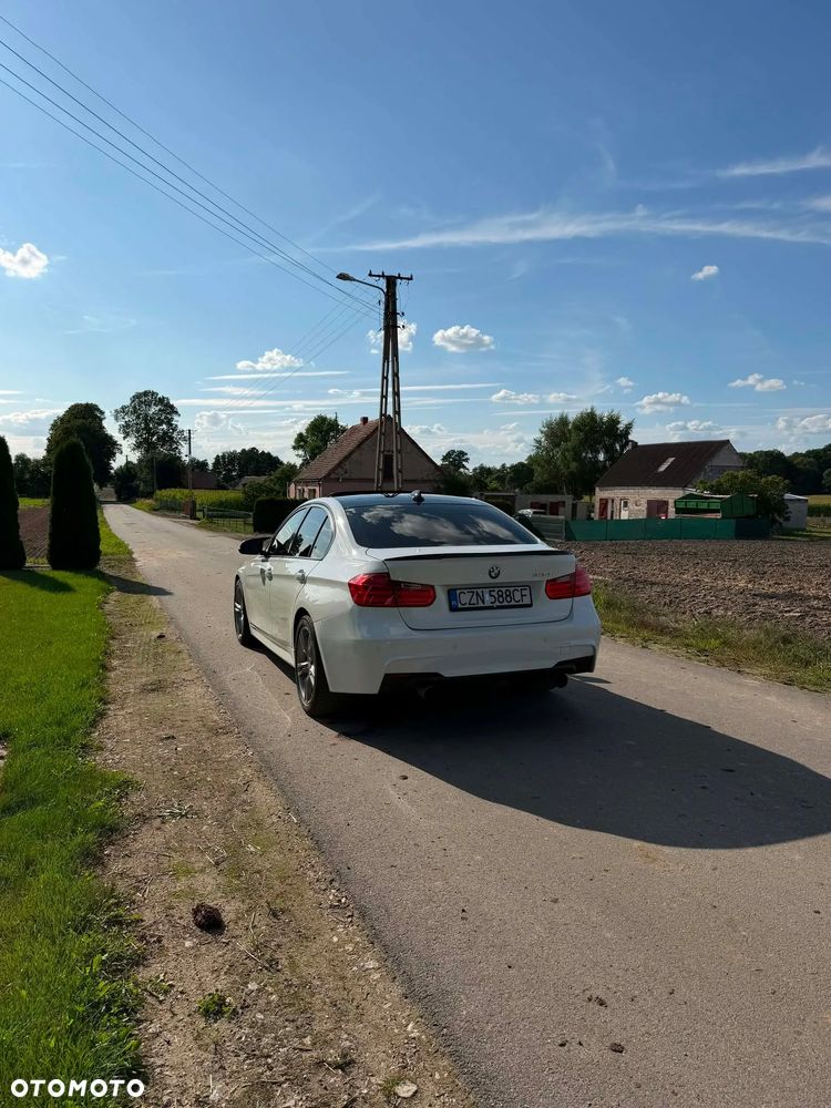 BMW Seria 3 328i - 5