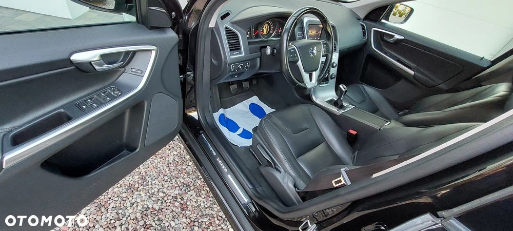 Volvo XC 60 D3 Drive-E Momentum - 17