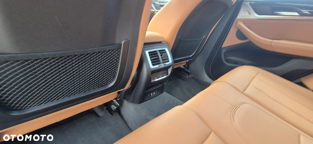 BMW iX3 - 26