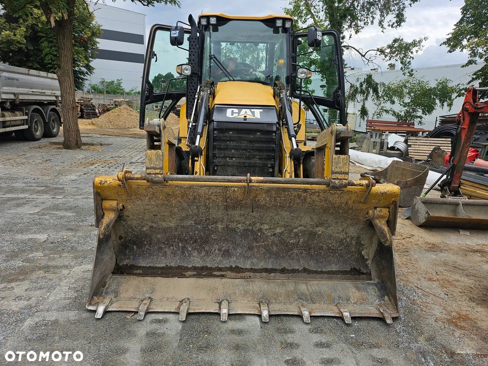 Caterpillar 428F2 - 4