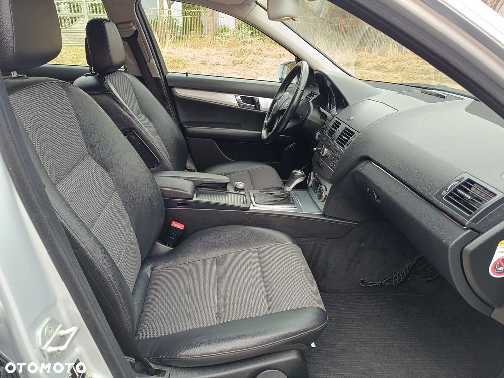 Mercedes-Benz Klasa C 250 CGI Automatik BlueEFFICIENCY Avantgarde - 13