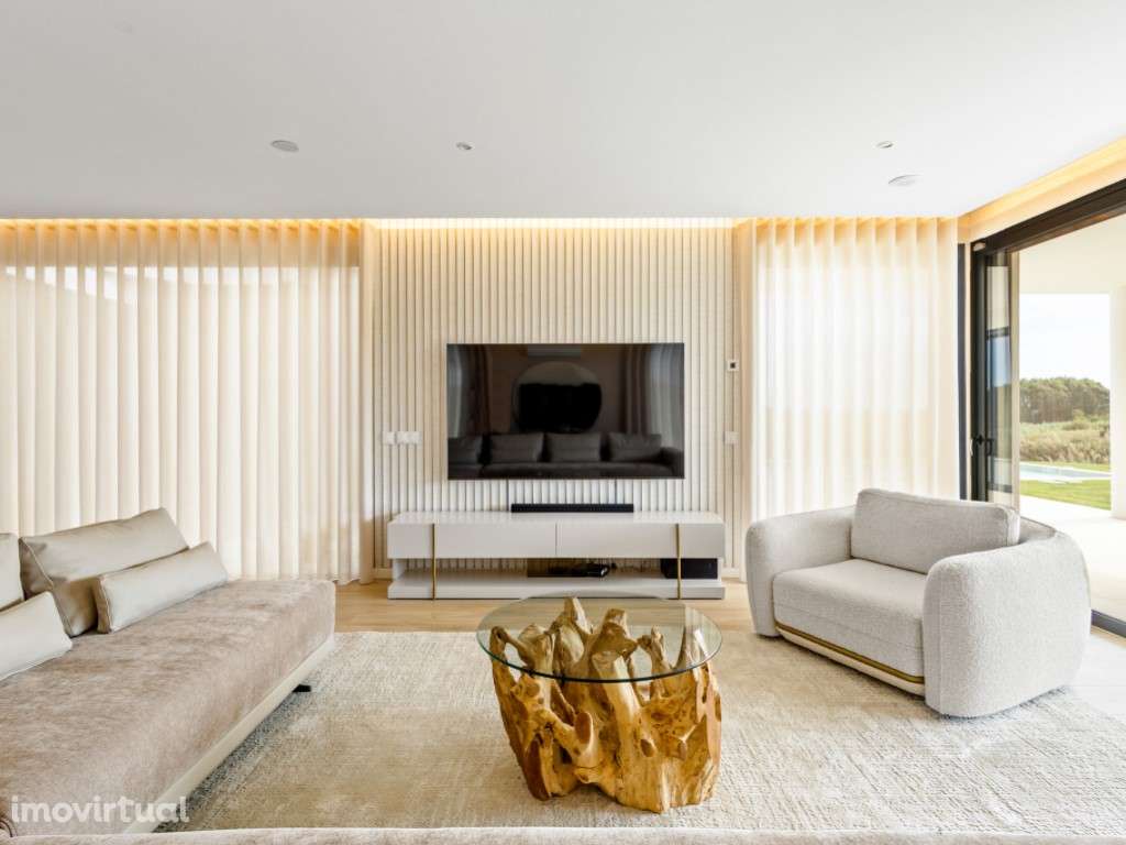 Moradia com 1,8 hectares de terreno e vistas deslumbrantes - Grande imagem: 5/37