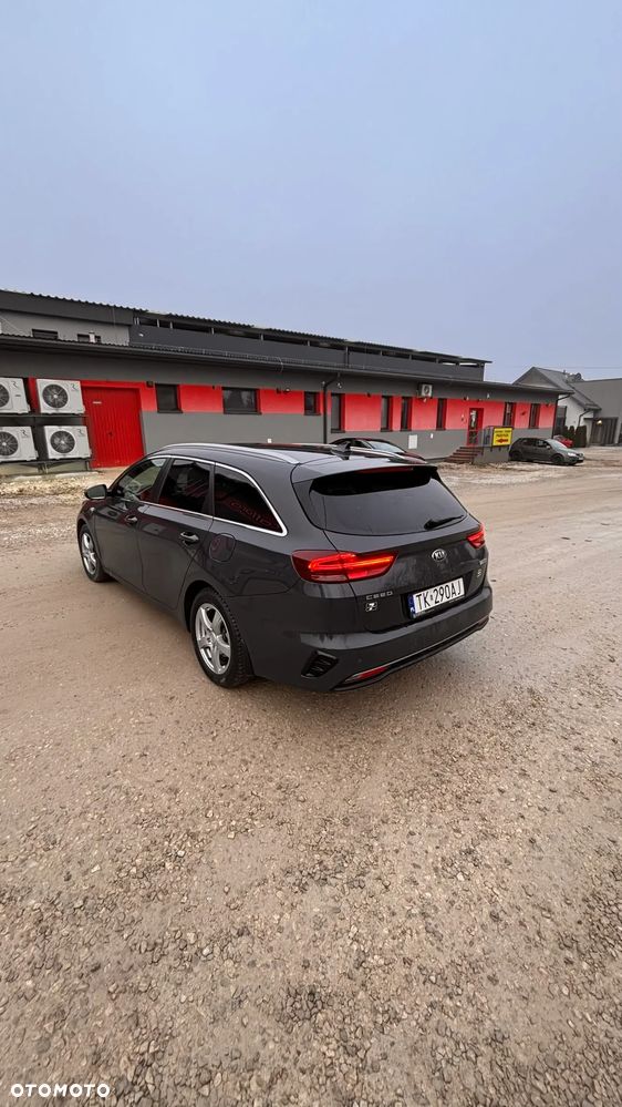 Kia Ceed 1.6 CRDi mHEV M DCT - 4